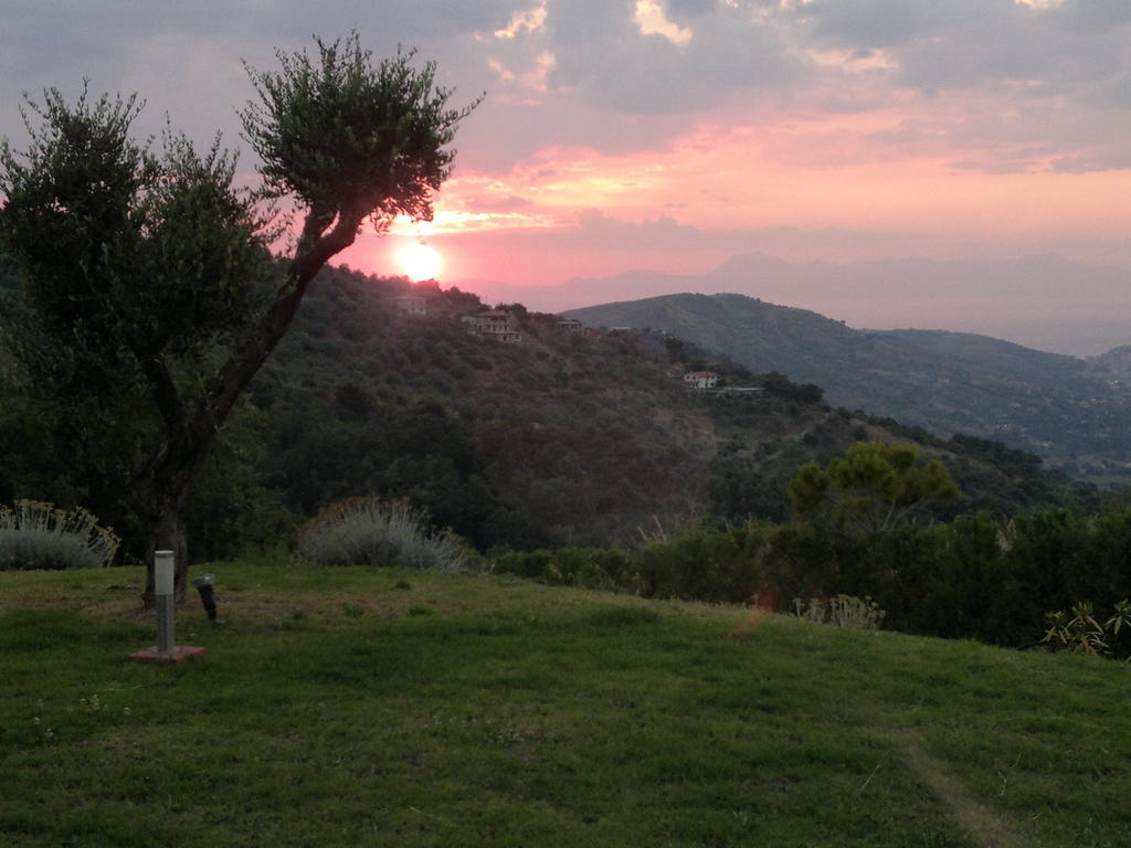 Casa Vacanza Villa Aurora Laureana Cilento ภายนอก รูปภาพ