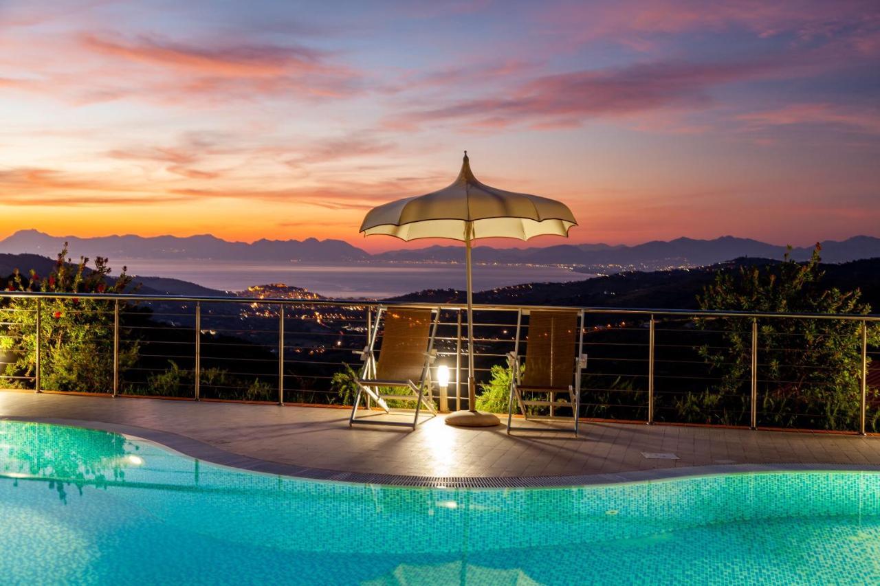 Casa Vacanza Villa Aurora Laureana Cilento ภายนอก รูปภาพ