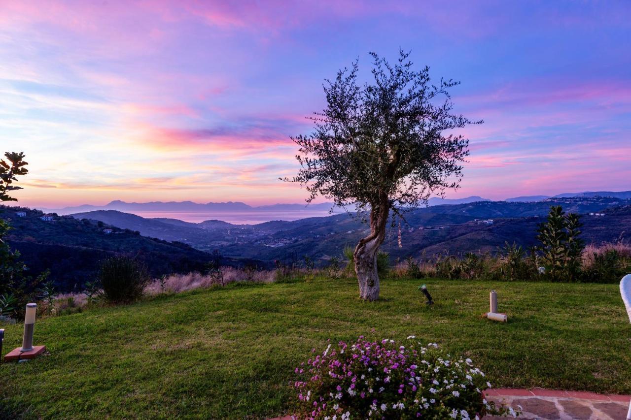Casa Vacanza Villa Aurora Laureana Cilento ภายนอก รูปภาพ